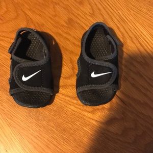 Infant Nike sandals